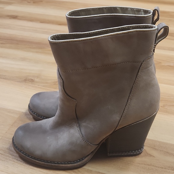 Timberland Boot Company heeled bootie sz. 7 - Picture 3 of 3